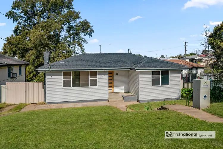 8 Owen Way, West Bathurst NSW 2795
