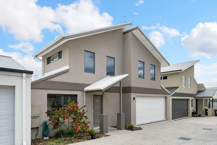 2/12 Laurence Road, Innaloo WA 6018