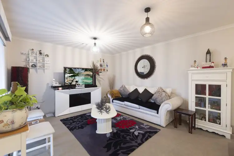 Fourth view of Homely house listing, 11 Folkstone Court, Drouin VIC 3818