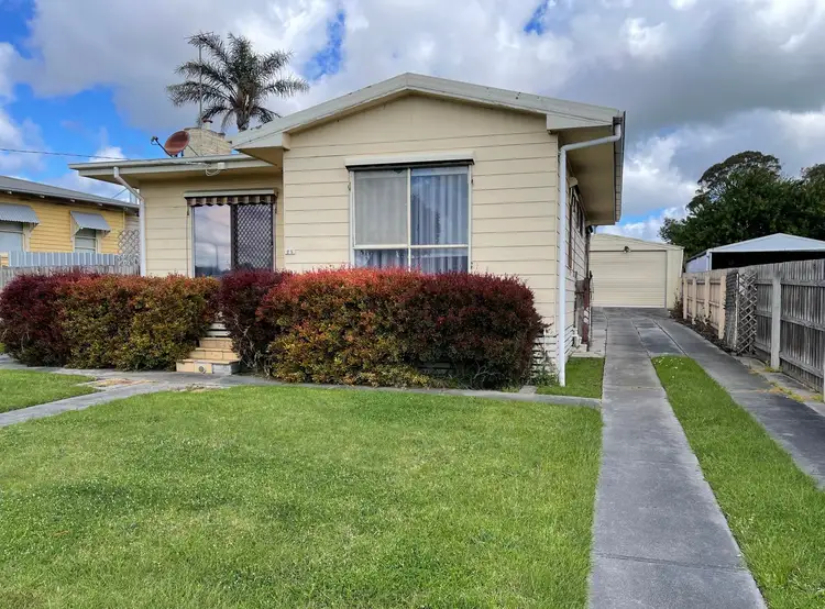 25 Newman Crescent