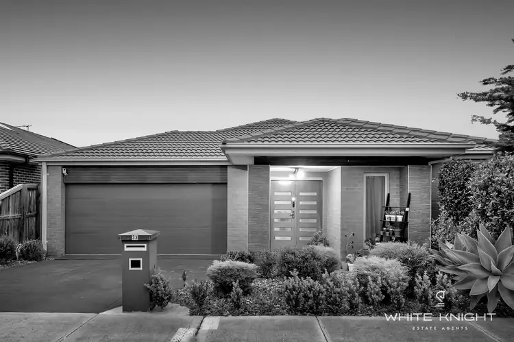 33 Riviera Drive, Hillside VIC 3037