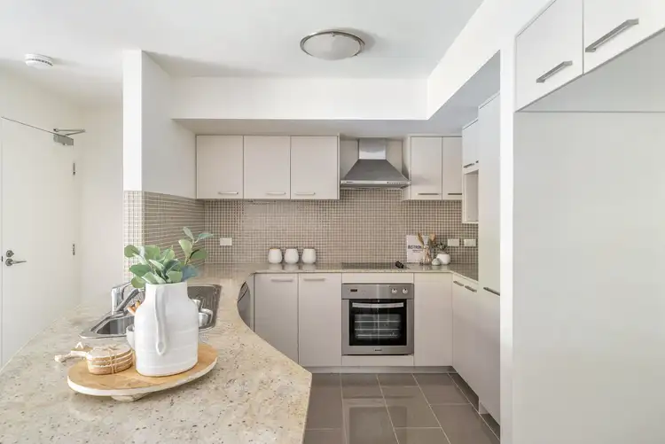 Fifth view of Homely unit listing, 2/86 Brighton Rd, Sandgate QLD 4017