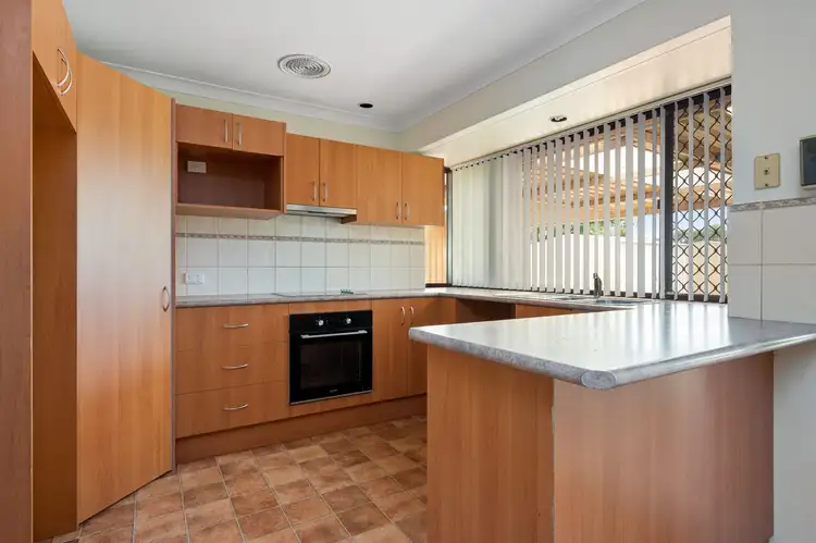 Fifth view of Homely house listing, 4 Littlewood Place, West Lamington WA 6430
