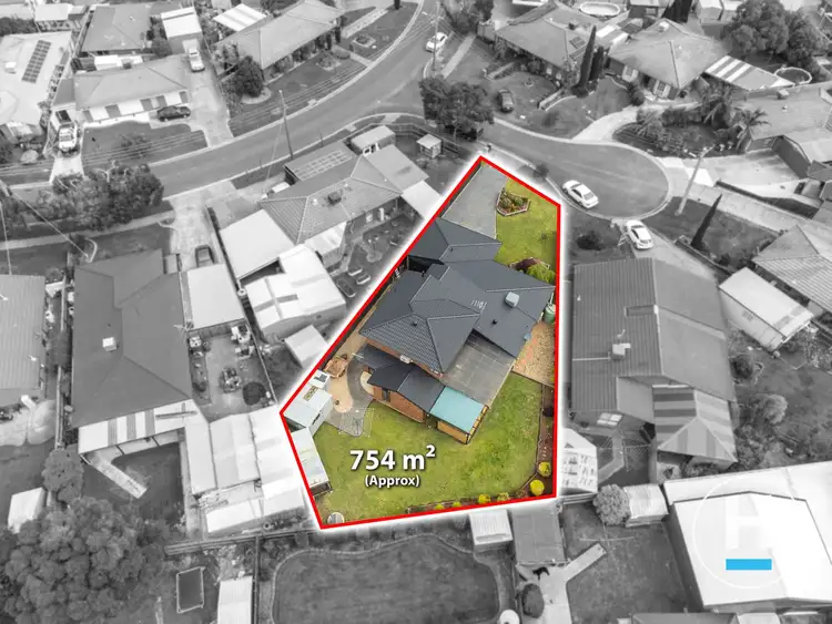 Second view of Homely house listing, 4 Hook Court, Craigieburn VIC 3064