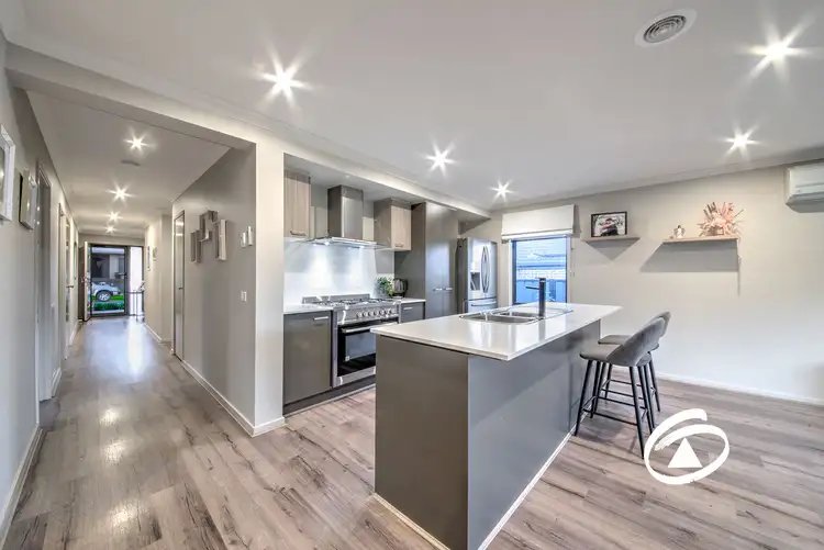 Sixth view of Homely house listing, 8 Albert Circuit, Pakenham VIC 3810