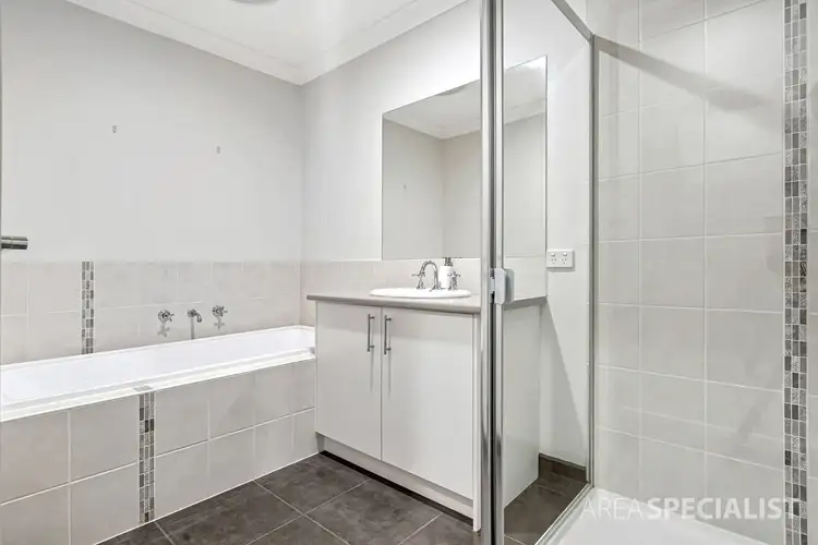 Fifth view of Homely house listing, 34 Valencia Circuit, Cranbourne VIC 3977