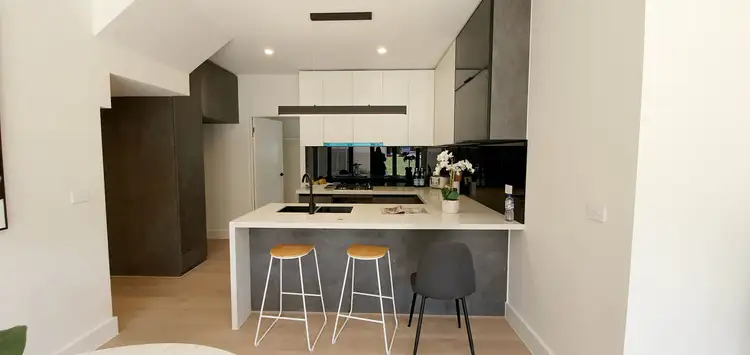 1/740 Elgar Road, Doncaster VIC 3108