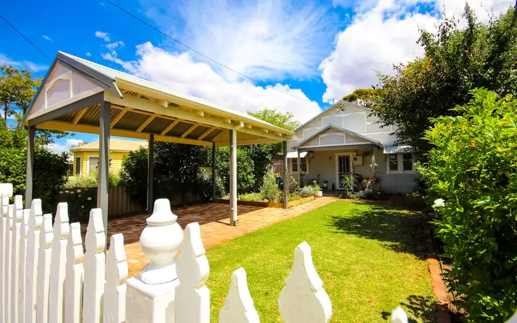 10 Addis Street, Lamington WA 6430
