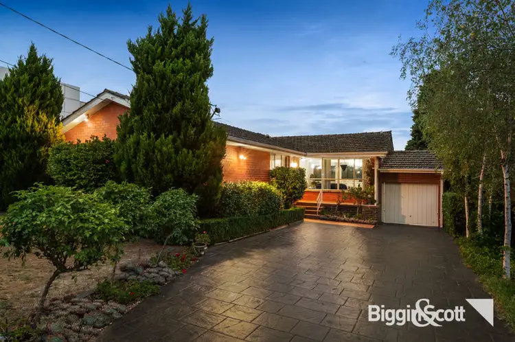 6 Tandara Avenue, Doncaster VIC 3108