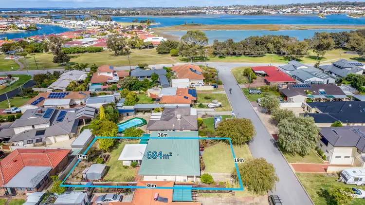 13 Curlew Street, Dudley Park WA 6210