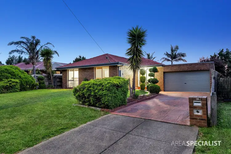 16 Lesley Drive, Hampton Park VIC 3976