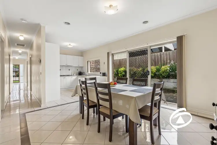 14 Glenn Erin Way, Berwick VIC 3806