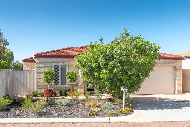 14 McWhae Gardens