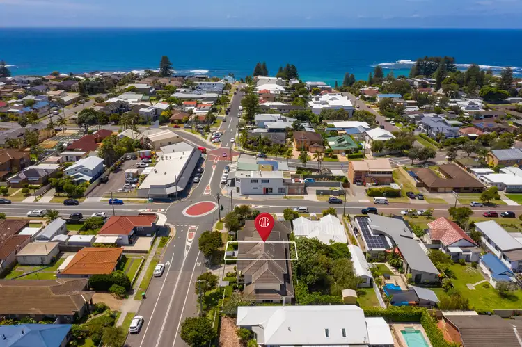 Main view of Homely townhouse listing, 2/95 Eloora Road, Toowoon Bay NSW 2261