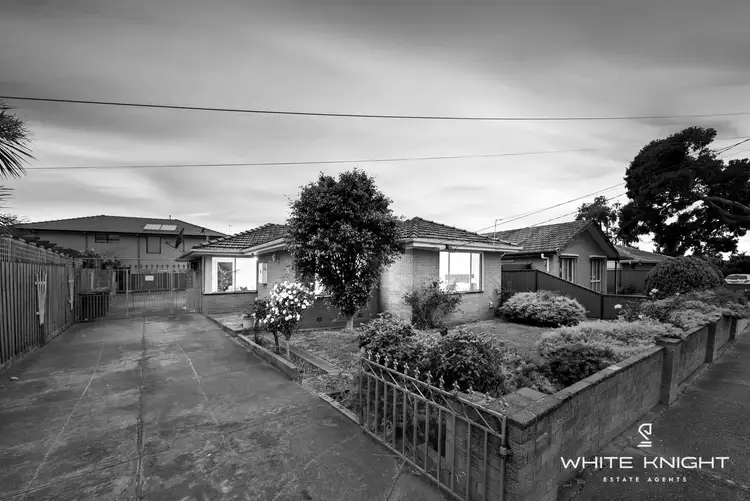 15 Grantham Parade, St Albans VIC 3021
