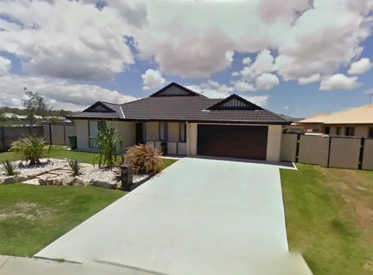 16 Reeders Street, Sandstone Point QLD 4511