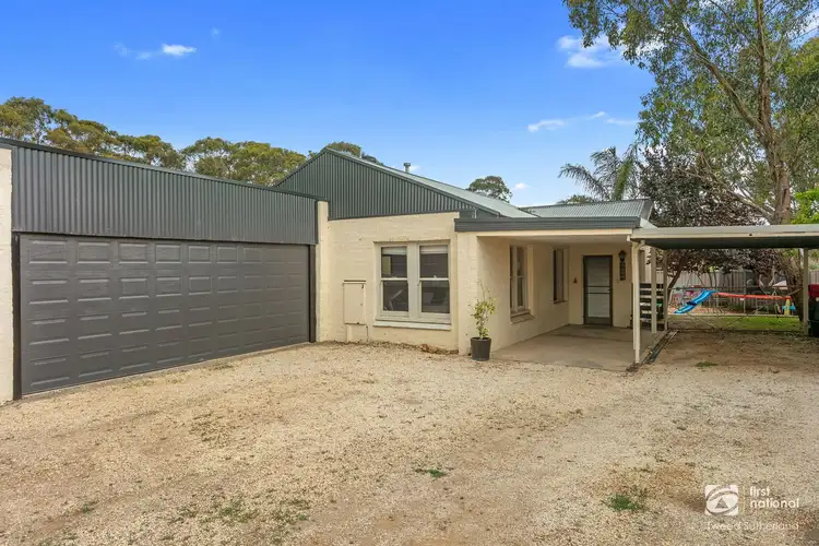 6 Fairview Road, Kangaroo Flat VIC 3555