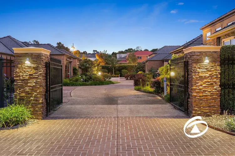 17/1 Paddington Terrace, Berwick VIC 3806