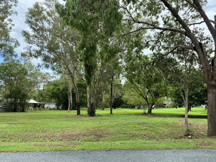 39 Crescent Street, Armstrong Beach QLD 4737
