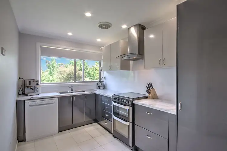 Second view of Homely unit listing, 2/3 Pentland Drive, Narre Warren VIC 3805