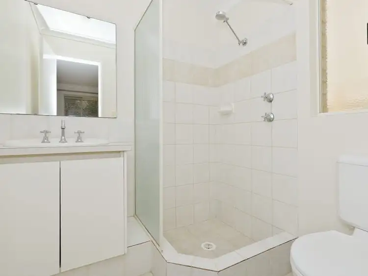 Sixth view of Homely house listing, 2 Rutherglen Circle, Kinross WA 6028