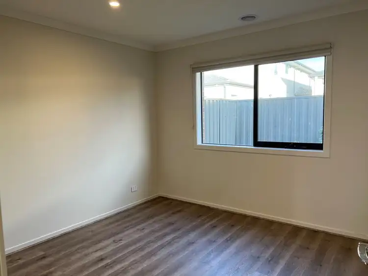 Fifth view of Homely house listing, 18 Juliet Way, Berwick VIC 3806