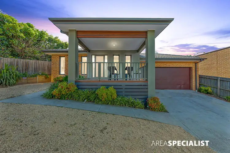 Second view of Homely house listing, 25 Shetland Court, Pakenham VIC 3810