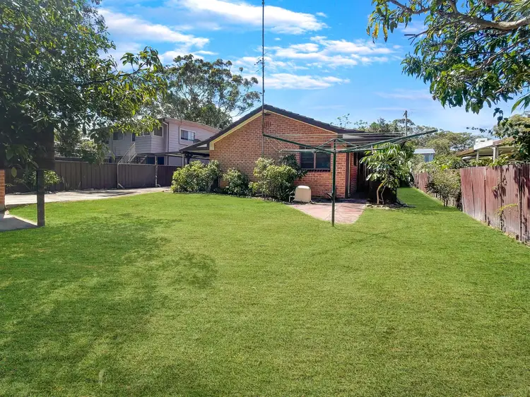 52 Mermaid Avenue, Hawks Nest NSW 2324