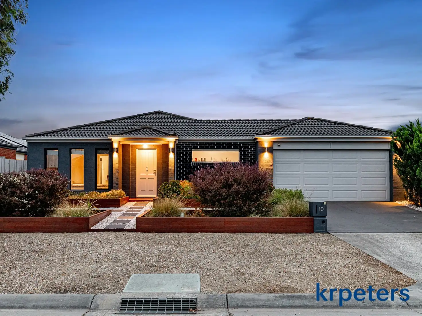Main view of Homely house listing, 10 Licodia Drive, Pakenham VIC 3810