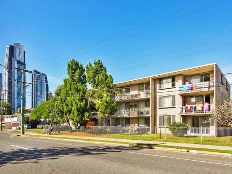 1/26 Darrambal Street, Chevron Island QLD 4217