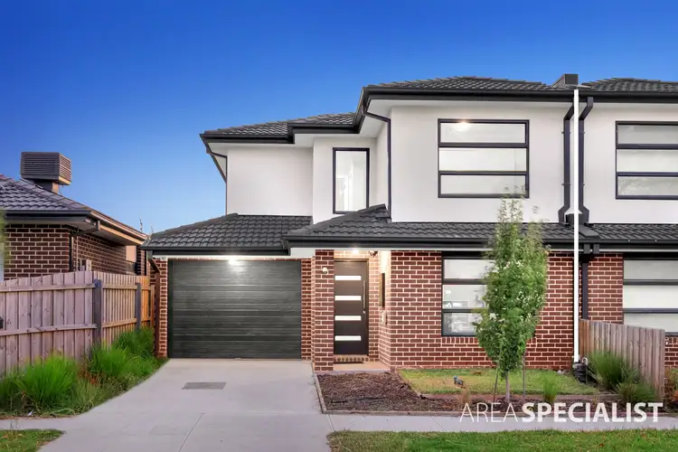Second view of Homely house listing, 124B Circle Drive, Cranbourne VIC 3977