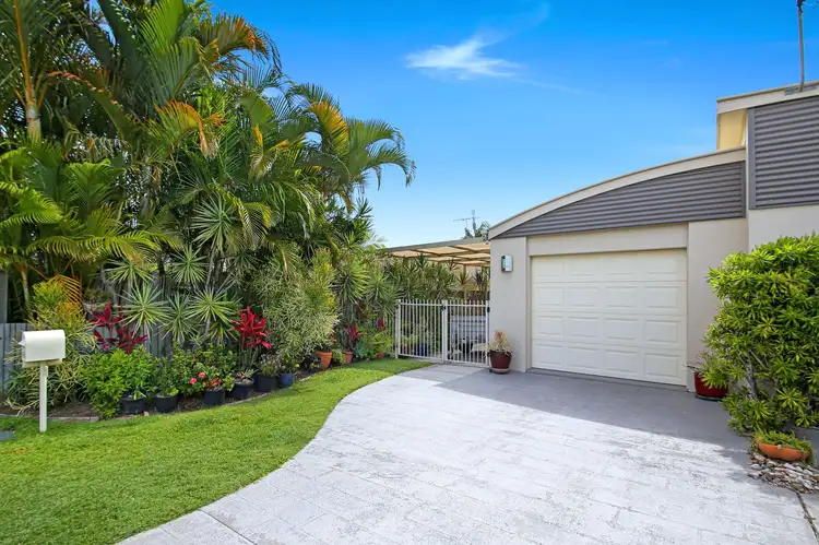 2/4 Burwah Terrace, Caloundra QLD 4551