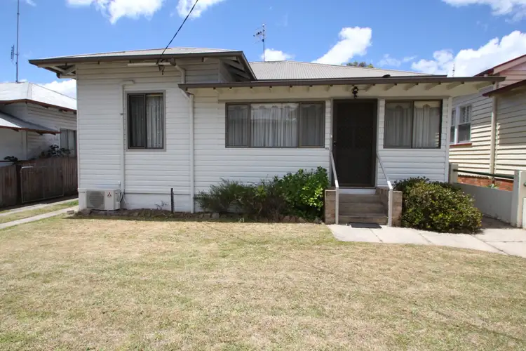 82 High Street, Tenterfield NSW 2372
