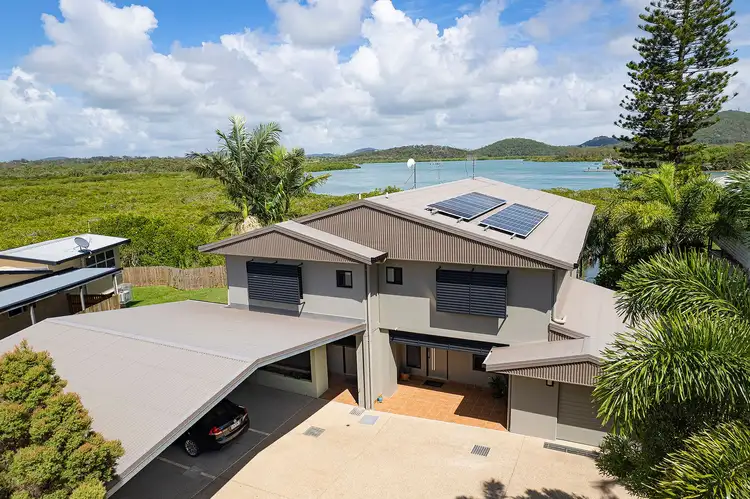 1 & 2/15 Hackett Court, Campwin Beach QLD 4737
