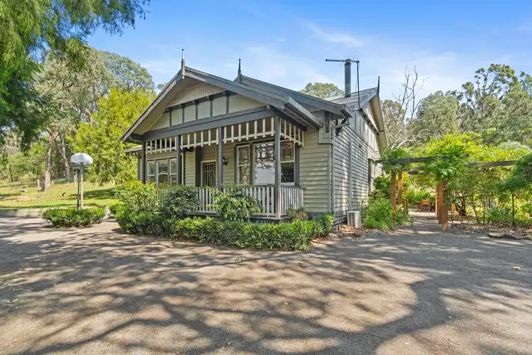 15 Lang Place, Toongabbie VIC 3856