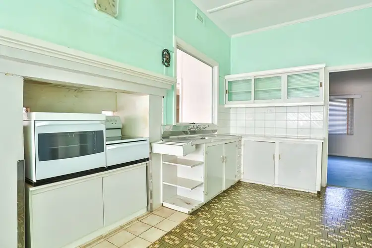 Sixth view of Homely house listing, 6 Whittaker Crescent, Red Cliffs VIC 3496
