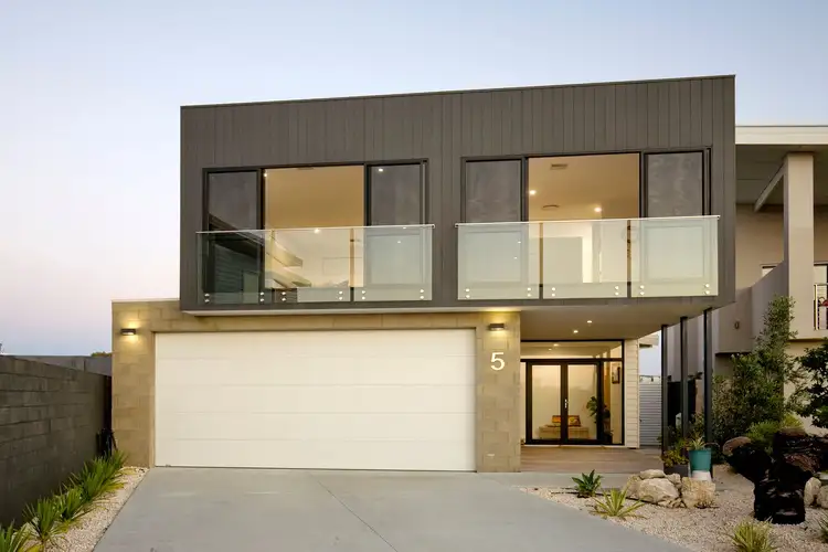 5 Longboard Cove, Wannanup WA 6210