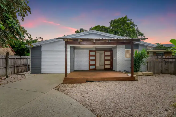 7 Goru Court, Mooroobool QLD 4870