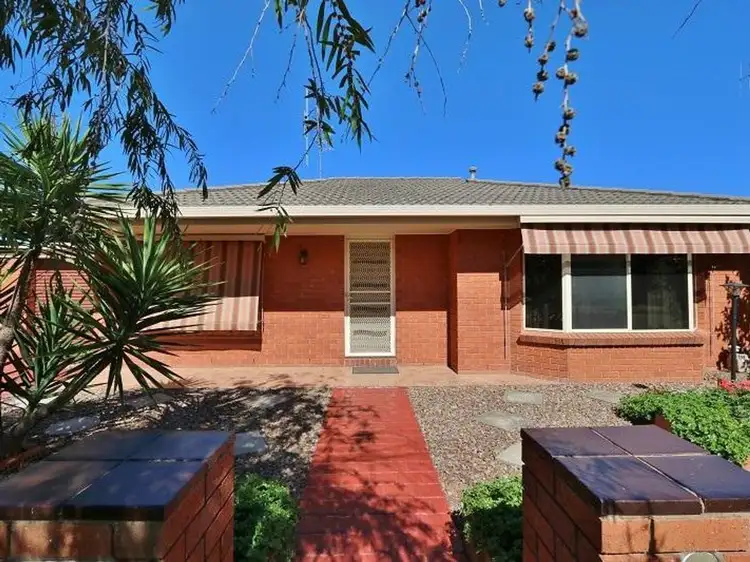 24 Waratah Street
