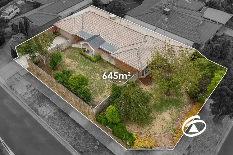 Second view of Homely house listing, 8 Tamarisk Road, Narre Warren VIC 3805
