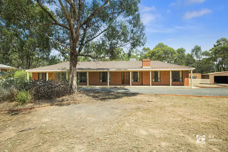 17 Cedar Drive, Ascot VIC 3551