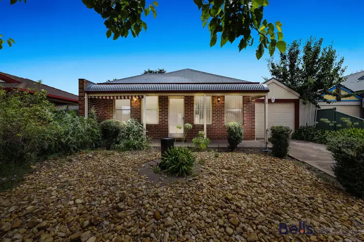 17 Northampton Crescent, Caroline Springs VIC 3023