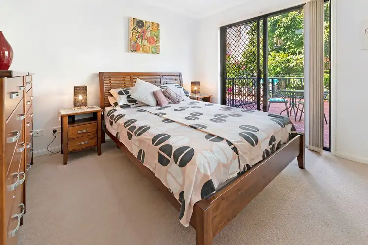 Sixth view of Homely apartment listing, 4/16-24 Purli Street, Chevron Island QLD 4217