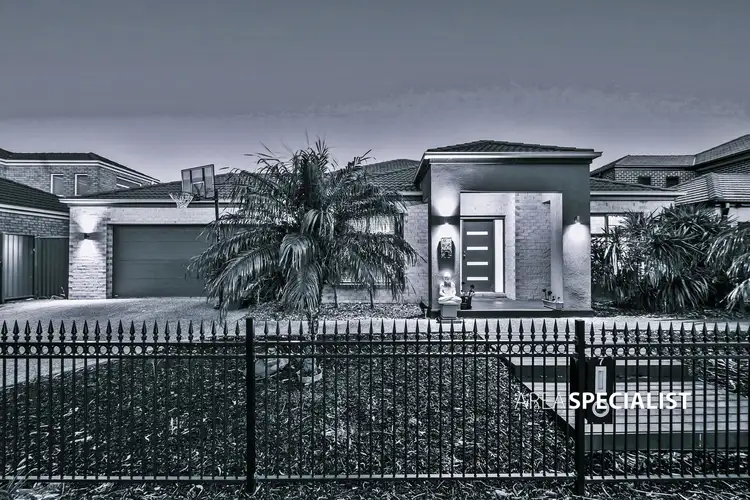 7 Greenside Crescent, Keysborough VIC 3173