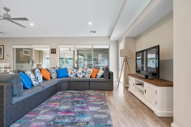 Seventh view of Homely house listing, 5 Placid Bend, South Yunderup WA 6208