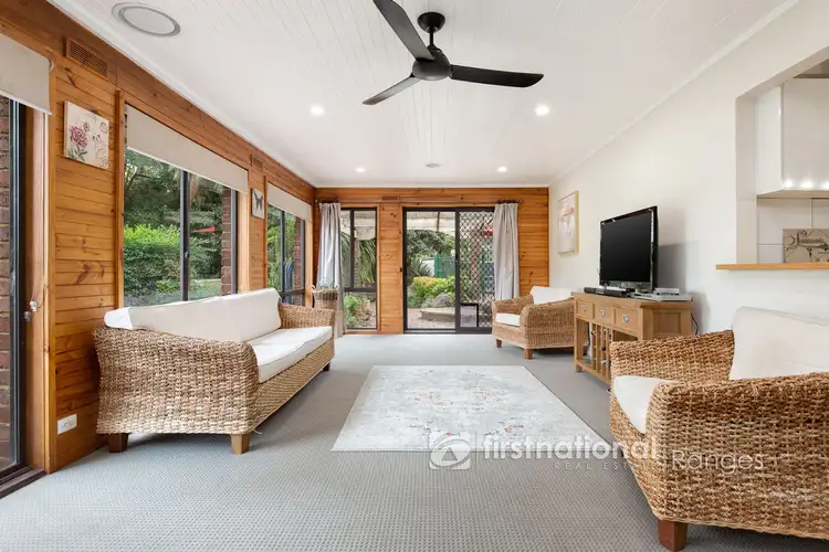 4 Cockatoo Avenue, Cockatoo VIC 3781