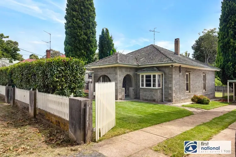 29 Mont Street, Yass NSW 2582