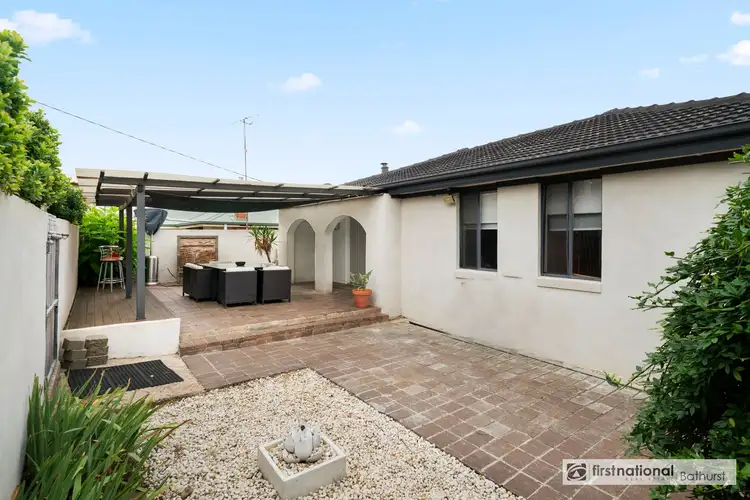 4 Owen Way, West Bathurst NSW 2795
