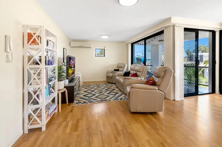 Fifth view of Homely unit listing, 4/134 Stanhill Drive, Chevron Island QLD 4217