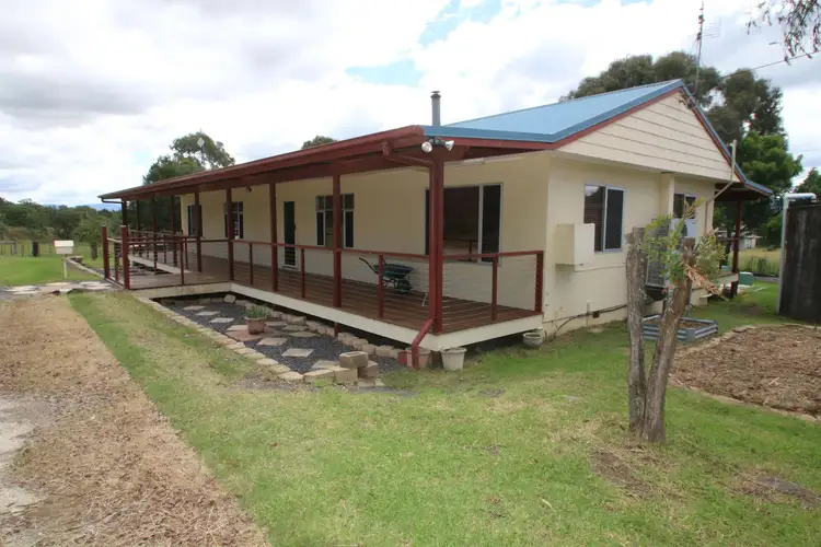 592 New England Highway, Tenterfield NSW 2372